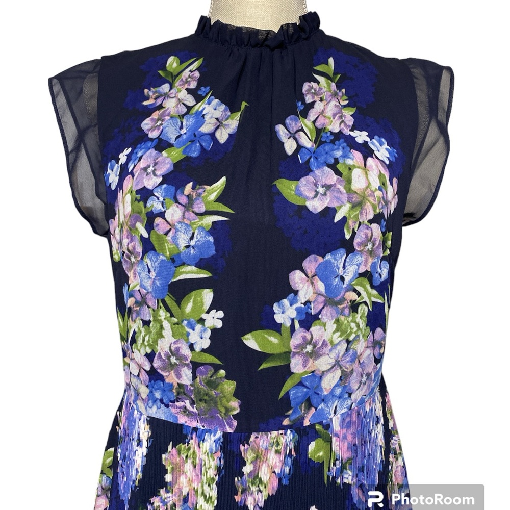 Abs Collection Dress - Picture 4 of 15